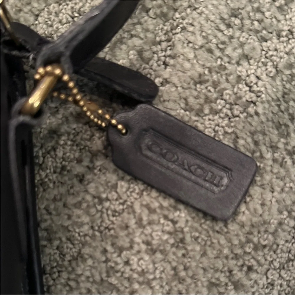 Vintage Coach Black Leather Crossbody Bag - Picture 2 of 5